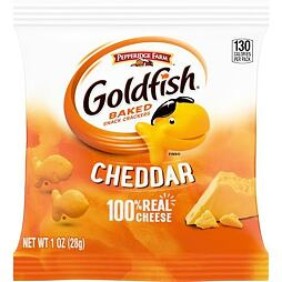 Goldfish wheat crackers in the shape of fish with cheddar flavor 28 g