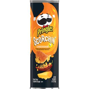 Pringles spicy cheddar potato chips 158 g