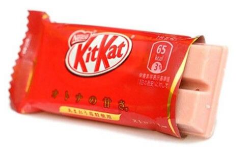 Kit Kat mini tyčinky s příchutí jahody 1 ks 11,25 g