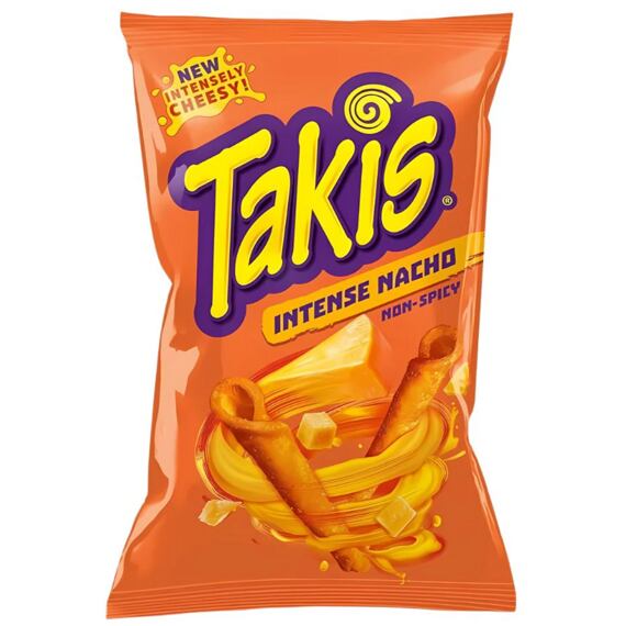 Balení kukuřičných tortilla chipsů Takis s intenzivní nacho sýrovou příchutí, označené jako neslané a nový, výrazně sýrový produkt.