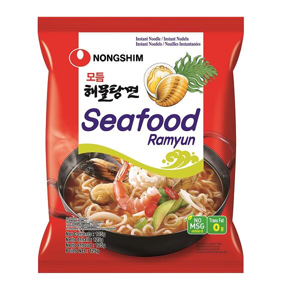NongShim Ramyun instant noodle soup with seafood 120 g